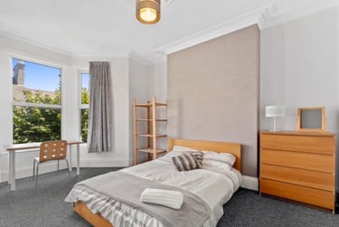 6 bed house, Chaddlewood Avenue, Lipson, Plymouth, PL48RF - Image 4